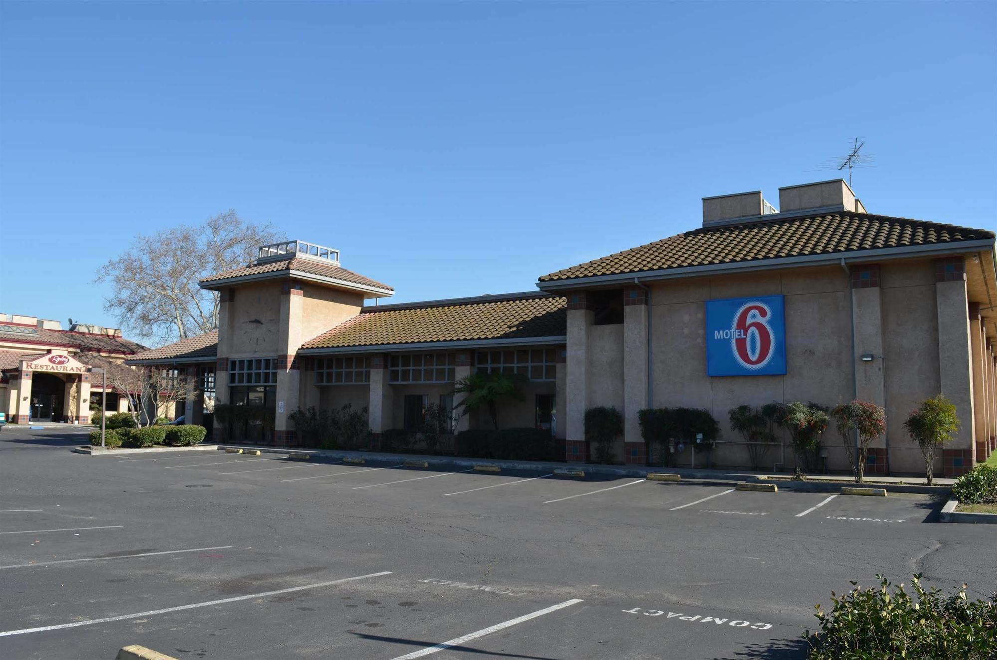 Holiday Inn Express Oakdale, An Ihg Hotel Exterior photo